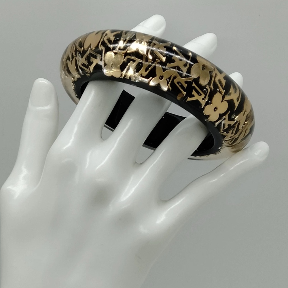 Auth Louis Vuitton Blassle Resin Bracelat Bangle